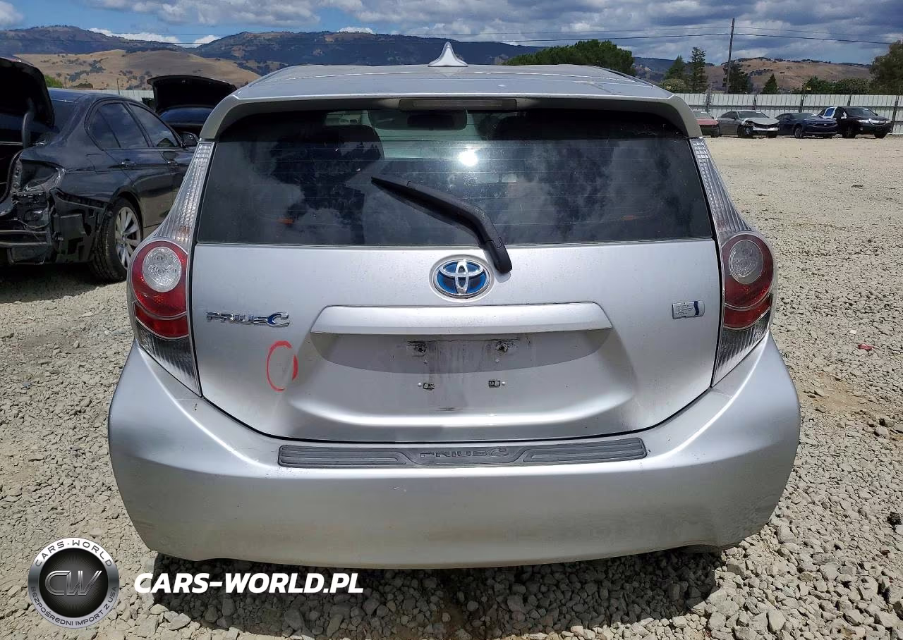 2012 Toyota Prius C Two VIN:JTDKDTB38C1002759 - 6
