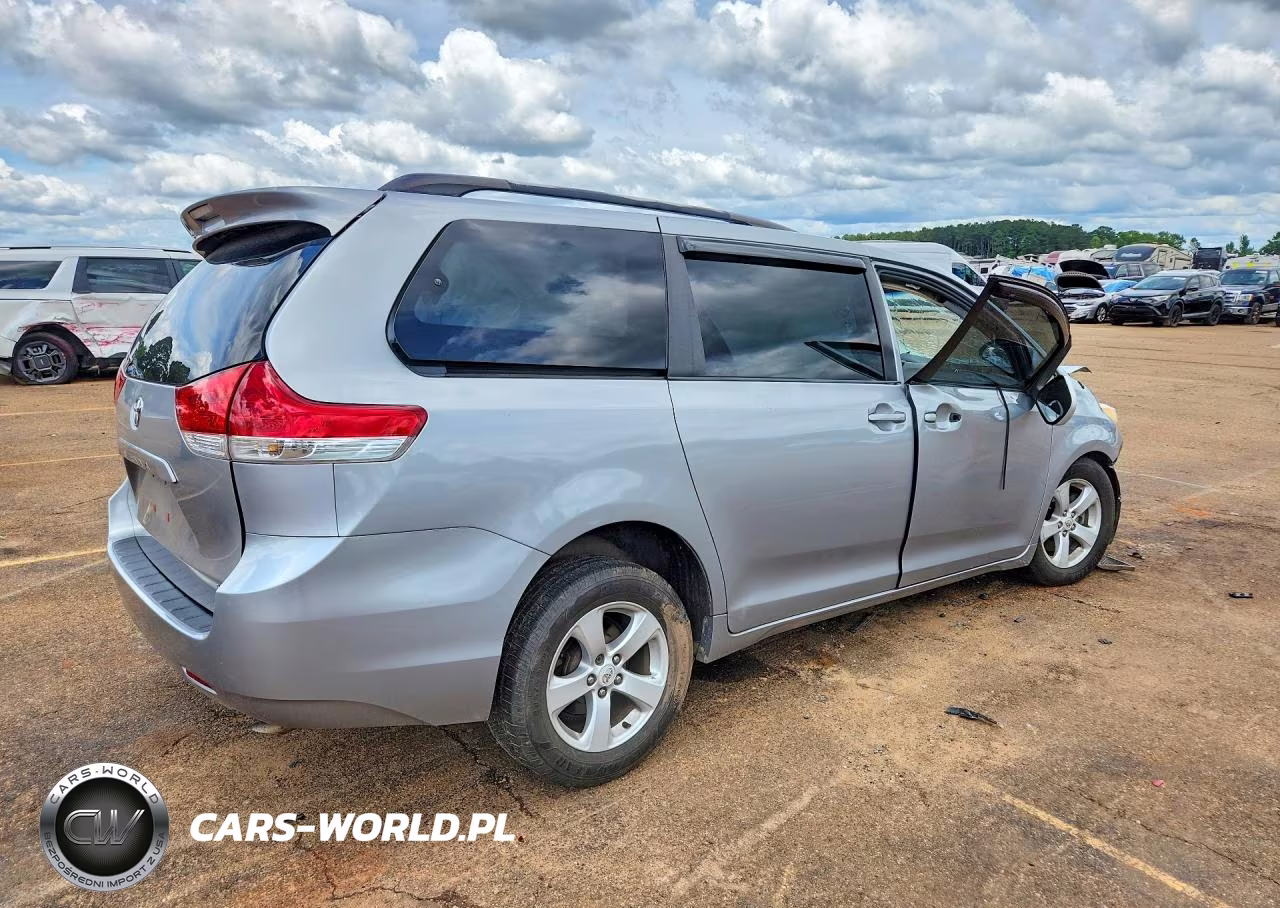 2011 Toyota Sienna Le VIN:5TDKK3DC0BS060188 - 3