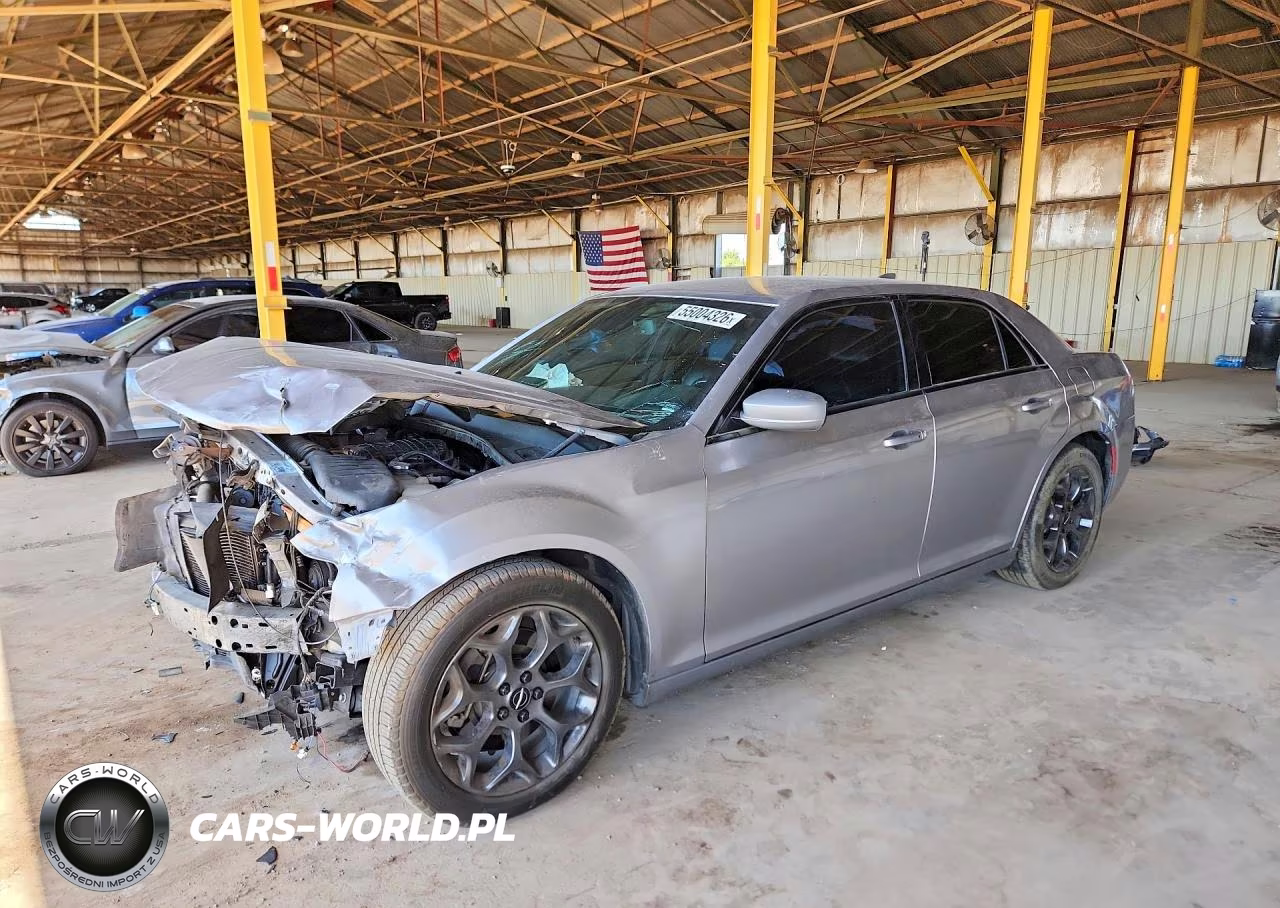 2018 Chrysler 300 S – zdjęcie 1 z 13