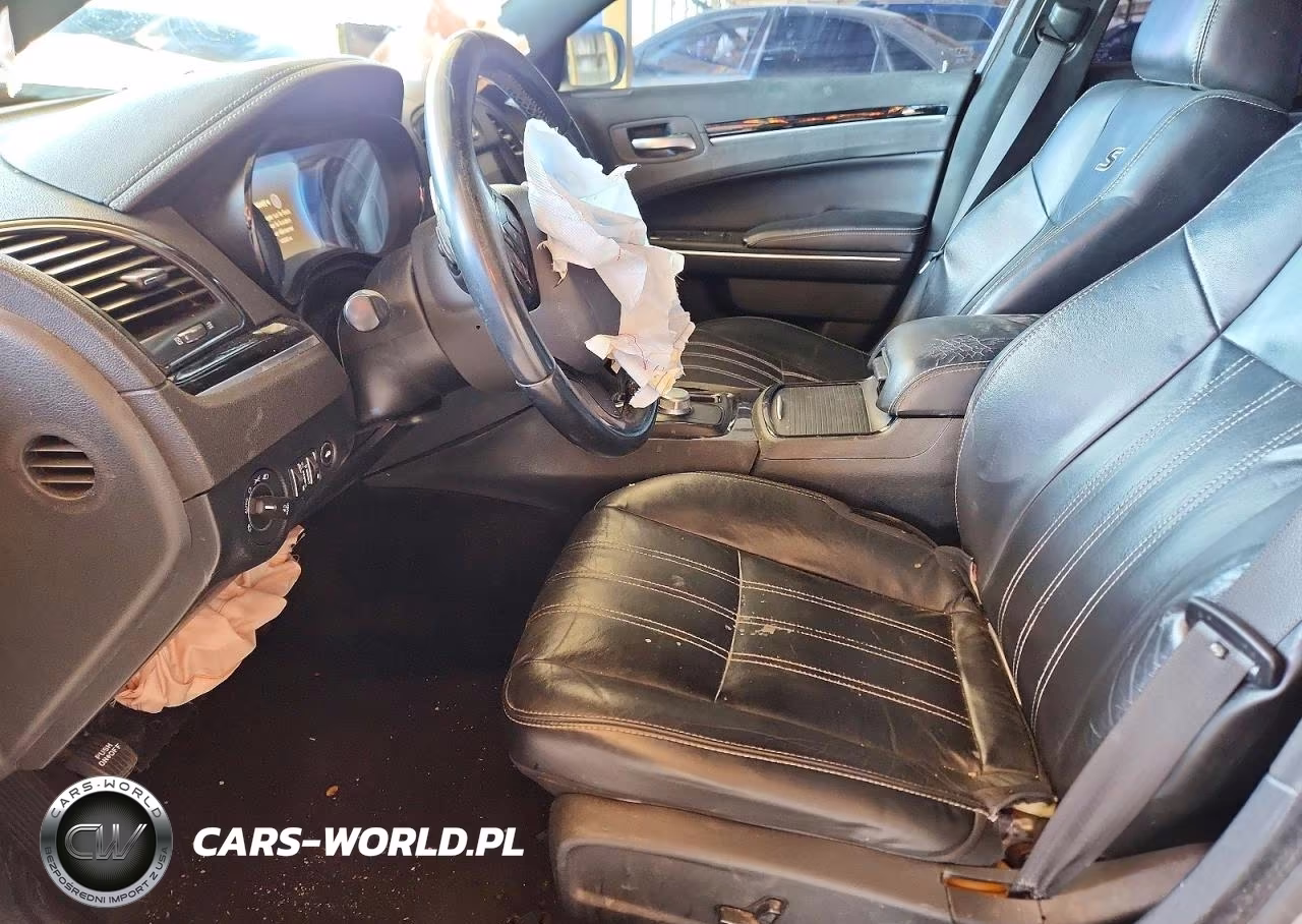 2018 Chrysler 300 S VIN:2C3CCAGG5JH226520 - 7
