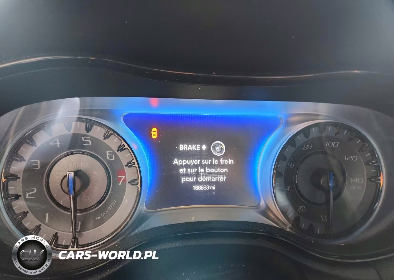 2018 Chrysler 300 S VIN:2C3CCAGG5JH226520 - 9