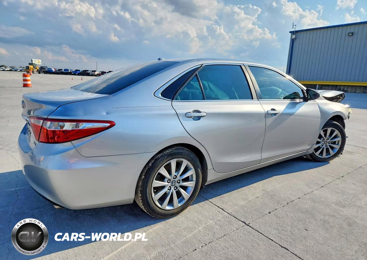 2016 Toyota Camry Xle VIN:4T4BF1FK5GR517210 - 3