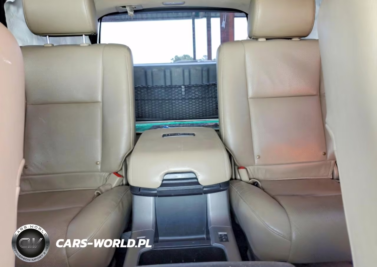 2016 Toyota Sequoia Platinum VIN:5TDDW5G16GS143277 - 10