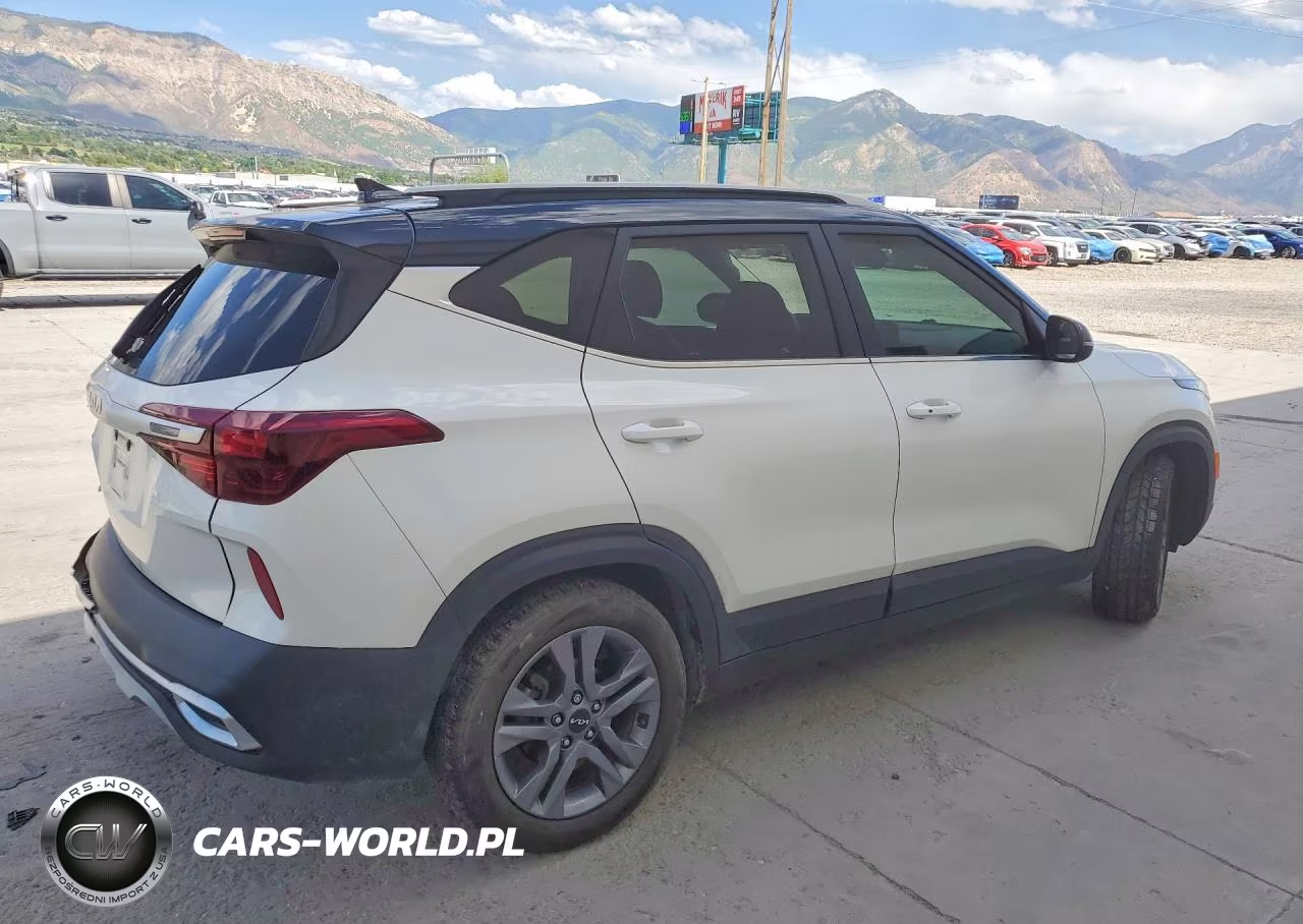 2023 Kia Seltos S VIN:KNDEU2AA9P7353058 - 3