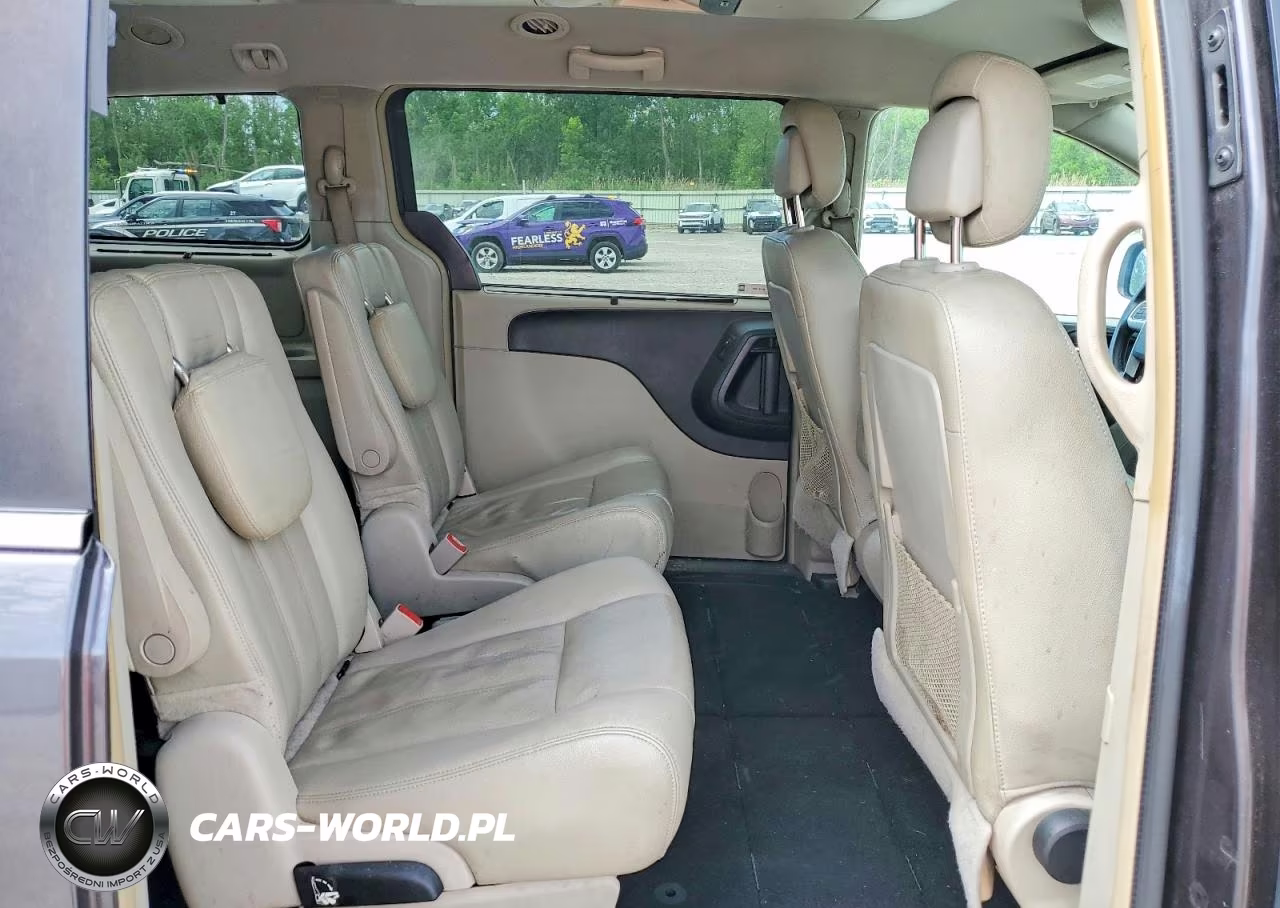 2016 Chrysler Town & Country Touring VIN:2C4RC1BG6GR112901 - 11