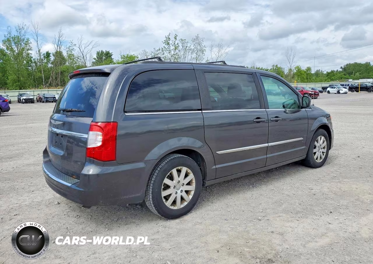 2016 Chrysler Town & Country Touring VIN:2C4RC1BG6GR112901 - 3