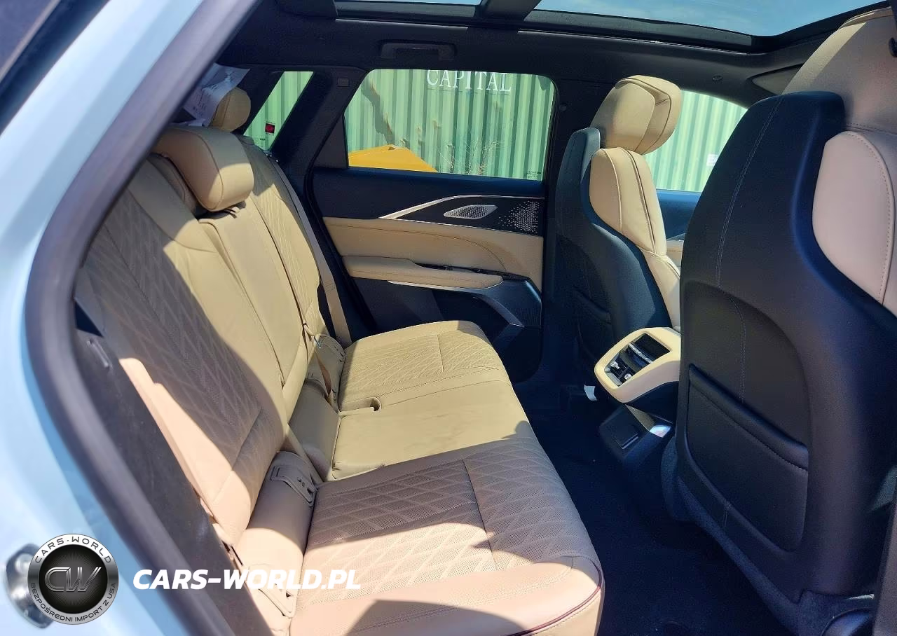 2024 Cadillac Lyriq Sport VIN:1GYKPWRL5RZ128225 - 10