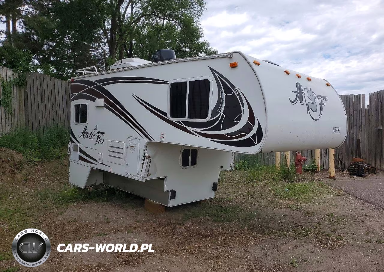 2019 North Country Arctic Fox 865