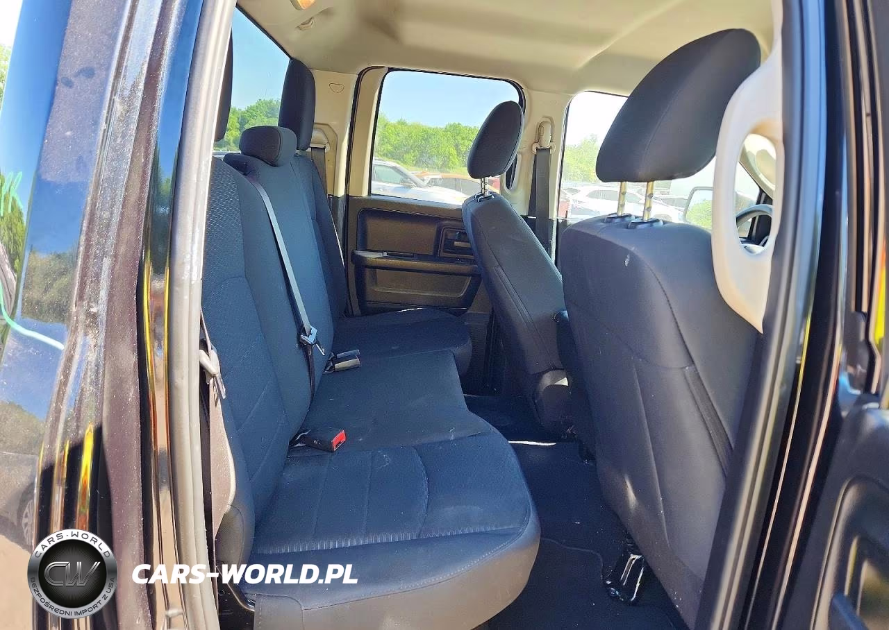 2019 Ram 1500 Classic Tradesman VIN:1C6RR7FG8KS536381 - 10