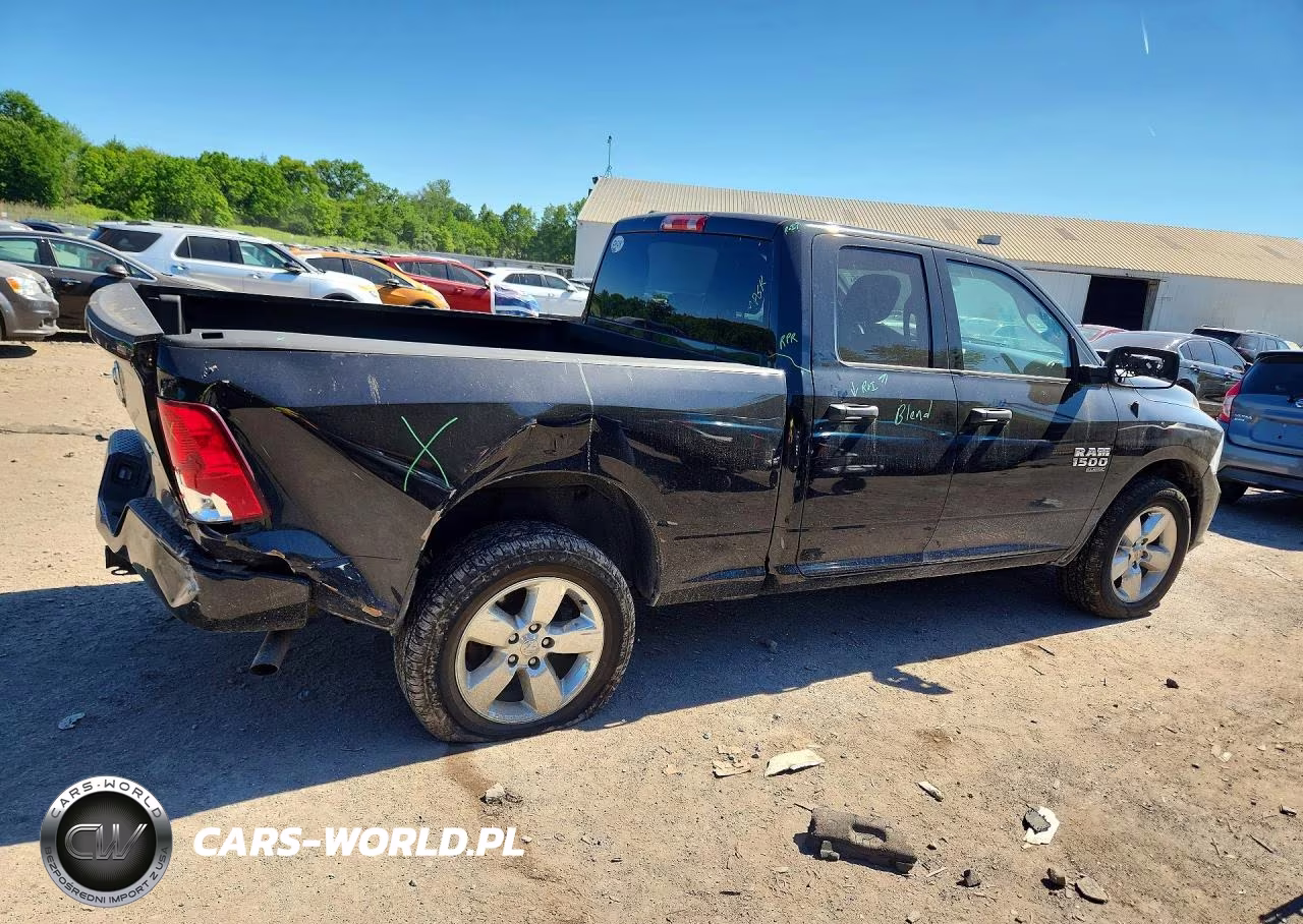 2019 Ram 1500 Classic Tradesman VIN:1C6RR7FG8KS536381 - 3