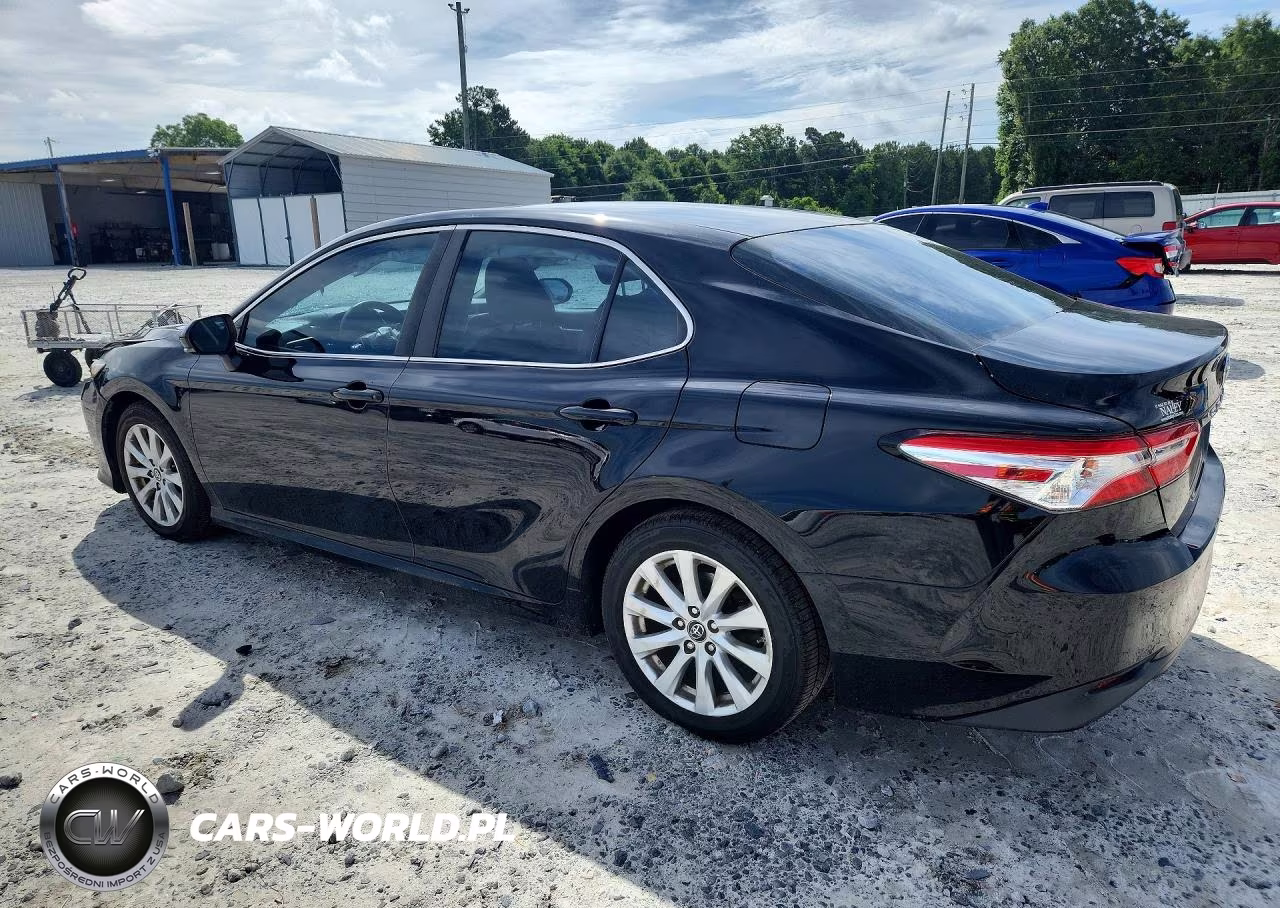 2018 Toyota Camry Le VIN:4T1B11HK2JU629671 - 2