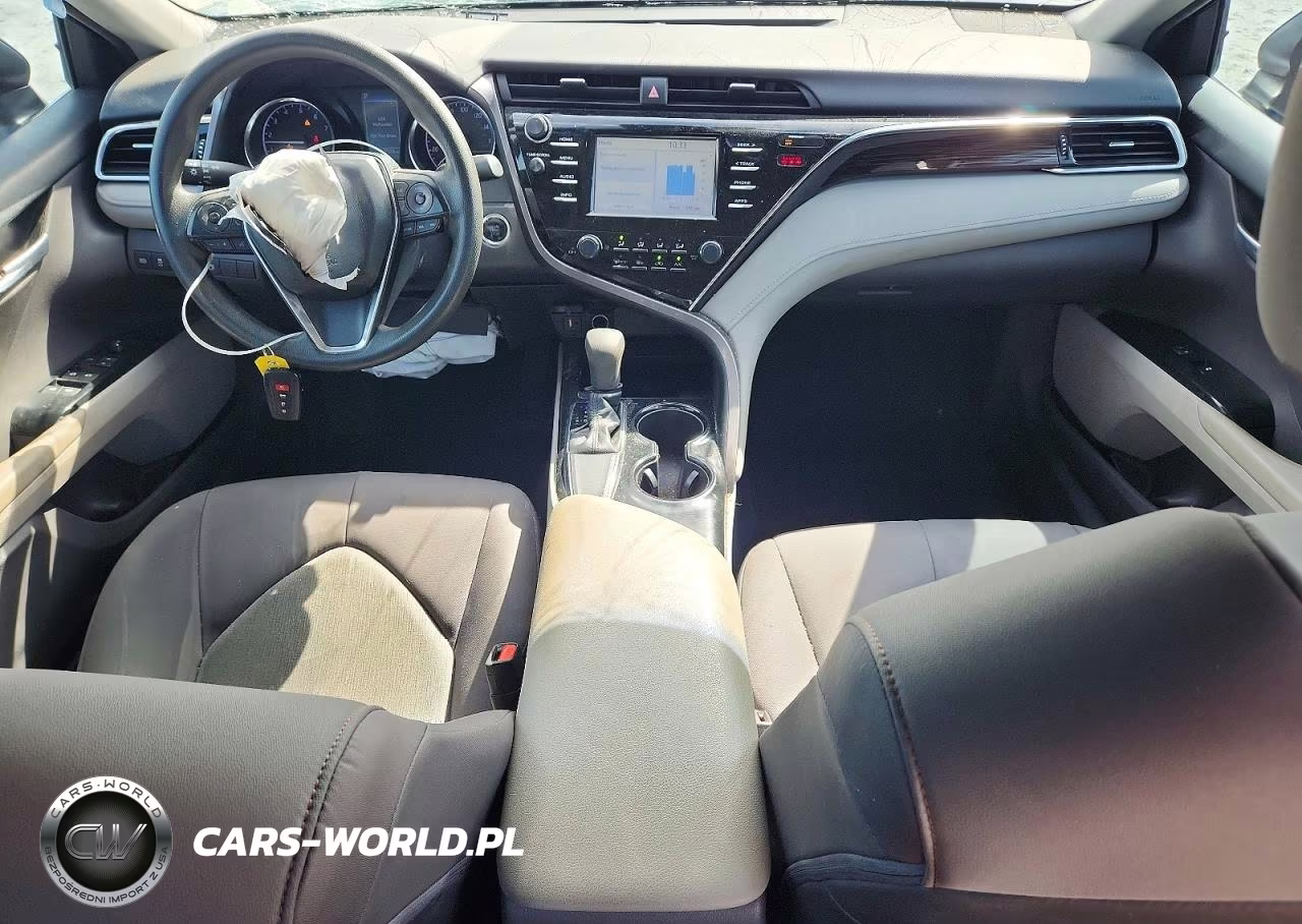 2018 Toyota Camry Le VIN:4T1B11HK2JU629671 - 8
