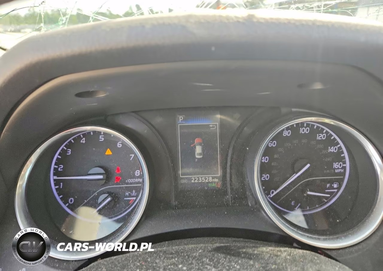 2018 Toyota Camry Le VIN:4T1B11HK2JU629671 - 9