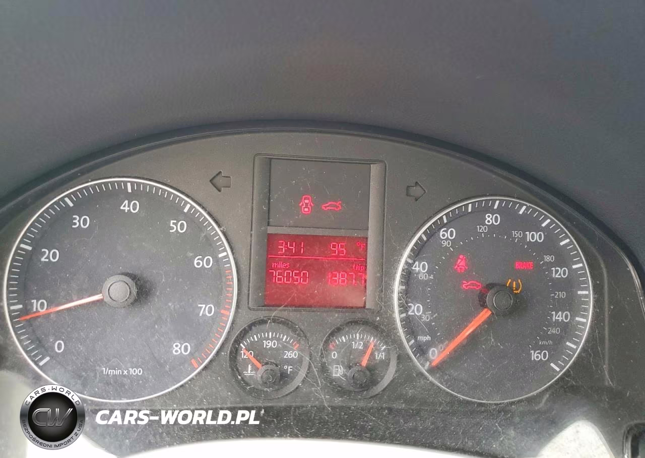 2008 Volkswagen Rabbit VIN:WVWCA71K48W069754 - 9