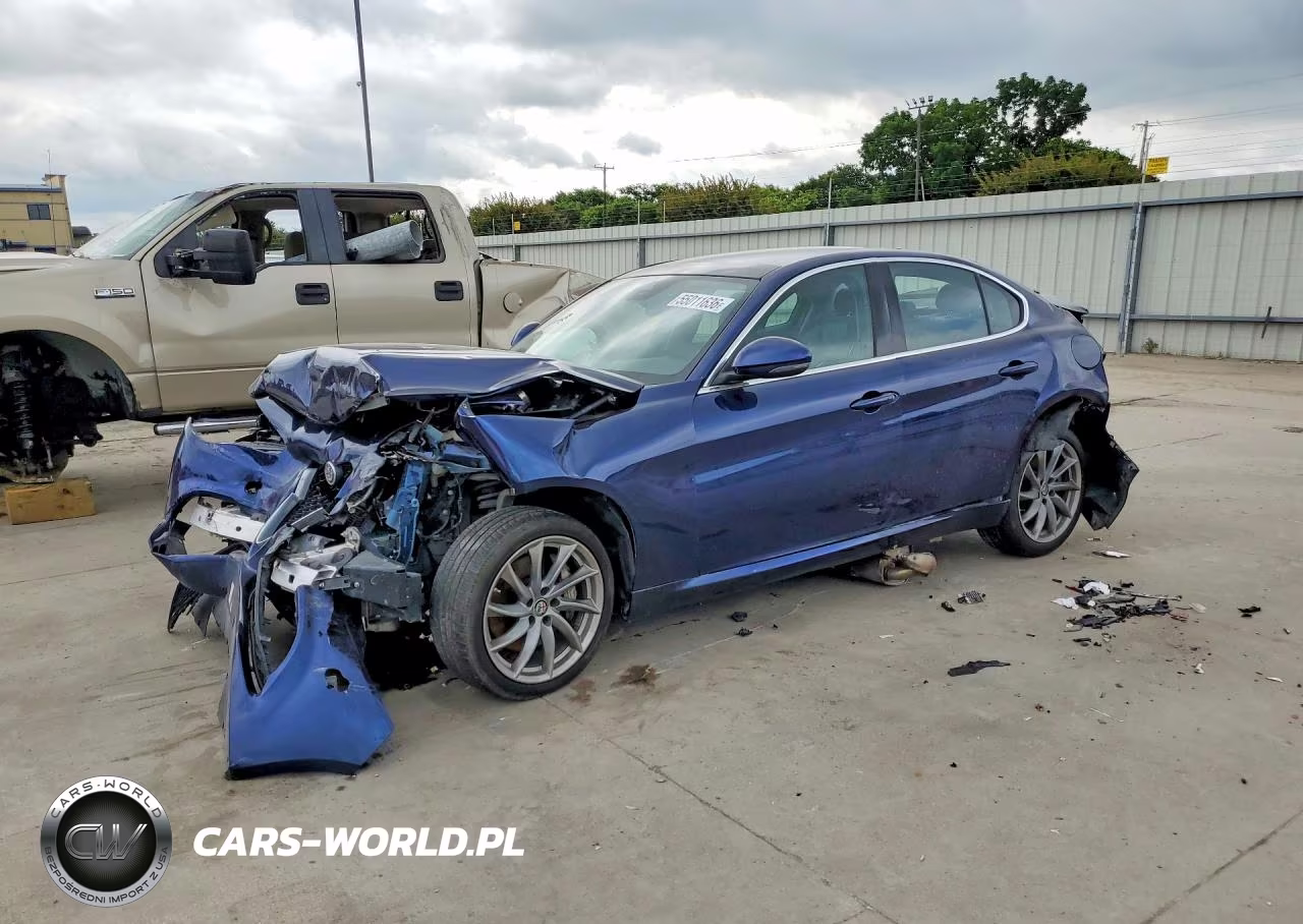 2017 Alfa Romeo Giulia Ti Q4 – zdjęcie 1 z 12