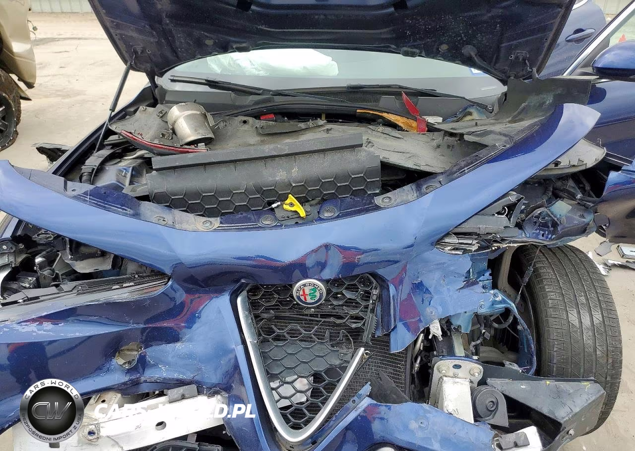 2017 Alfa Romeo Giulia Ti Q4 VIN:ZARFAEEN9H7552730 - 11