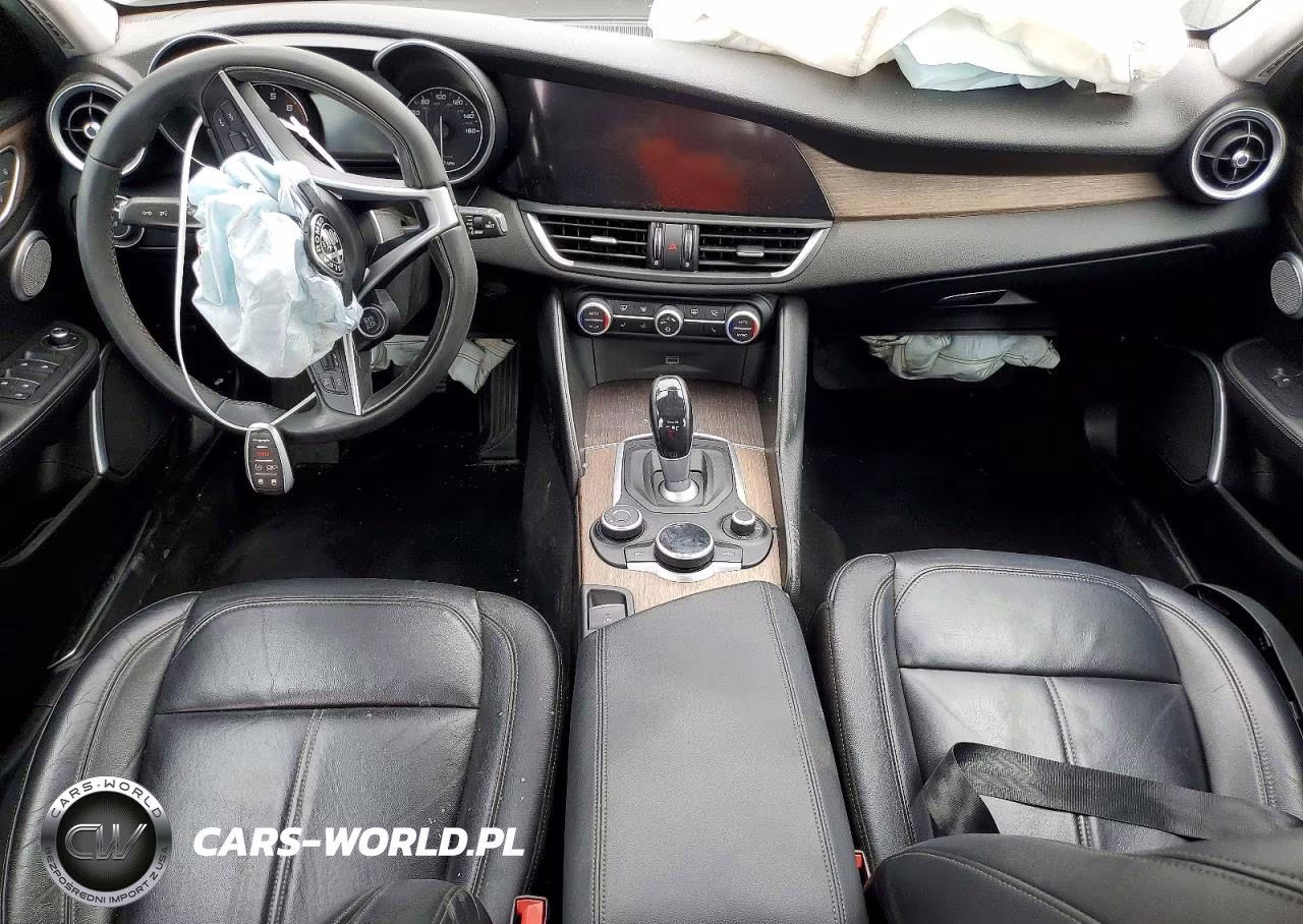 2017 Alfa Romeo Giulia Ti Q4 VIN:ZARFAEEN9H7552730 - 8