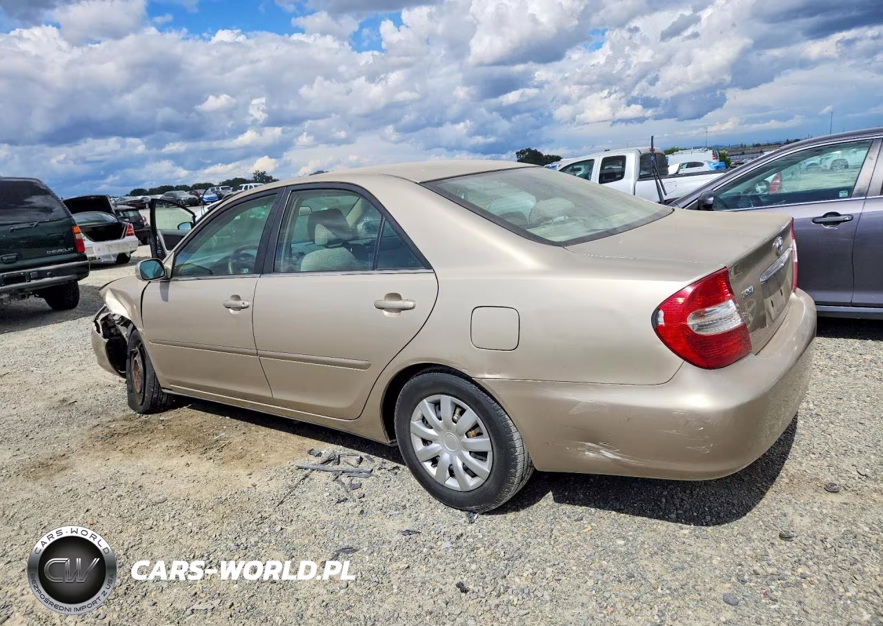 2002 Toyota Camry Le VIN:JTDBE32K520115786 - 2
