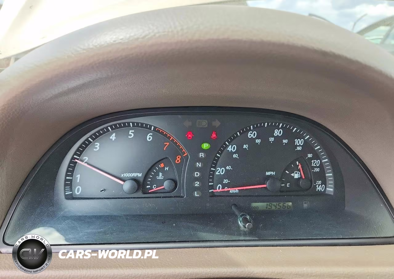 2002 Toyota Camry Le VIN:JTDBE32K520115786 - 9