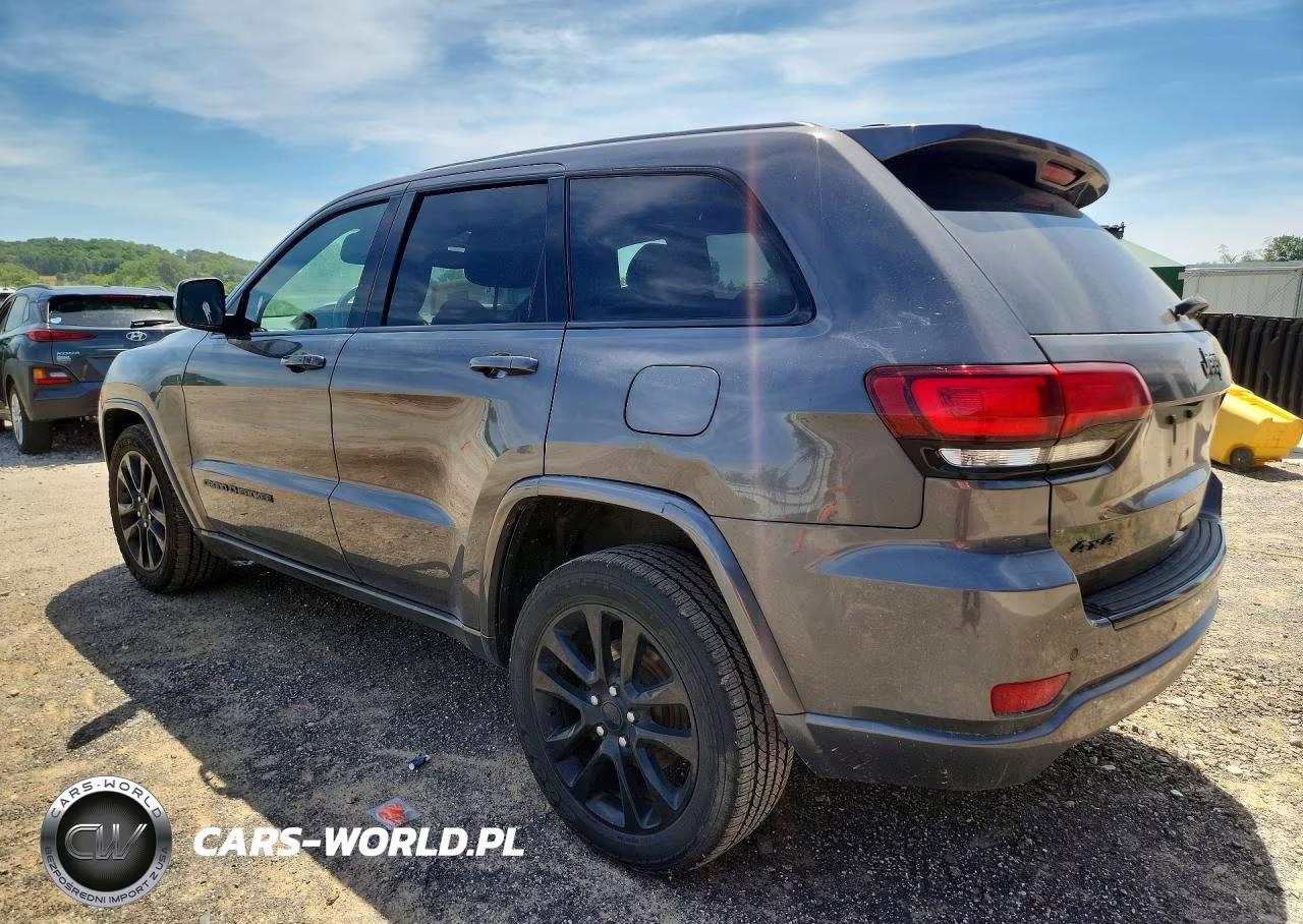 2017 Jeep Grand Cherokee Laredo VIN:1C4RJFAGXHC866267 - 2