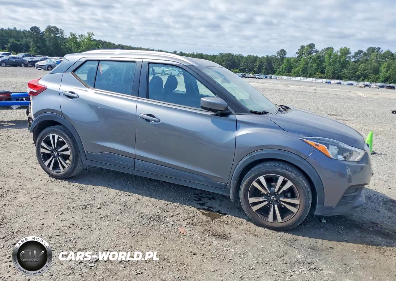 2020 Nissan Kicks Sv VIN:3N1CP5CV3LL528798 - 4