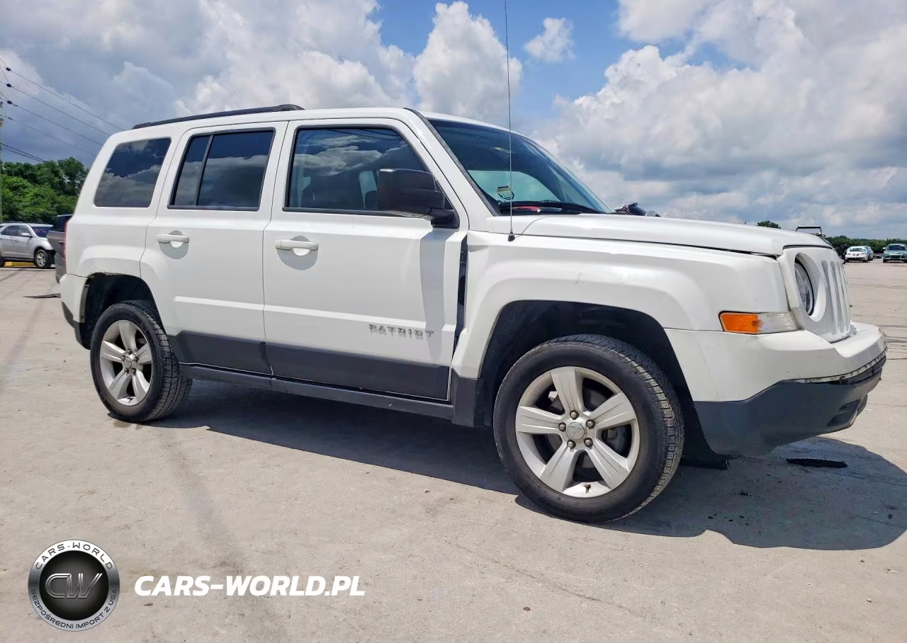2015 Jeep Patriot Latitude VIN:1C4NJRFBXFD376609 - 4