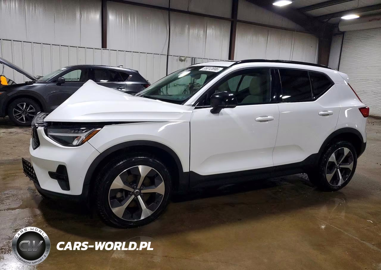 2023 Volvo Xc40 Plus – zdjęcie 1 z 14