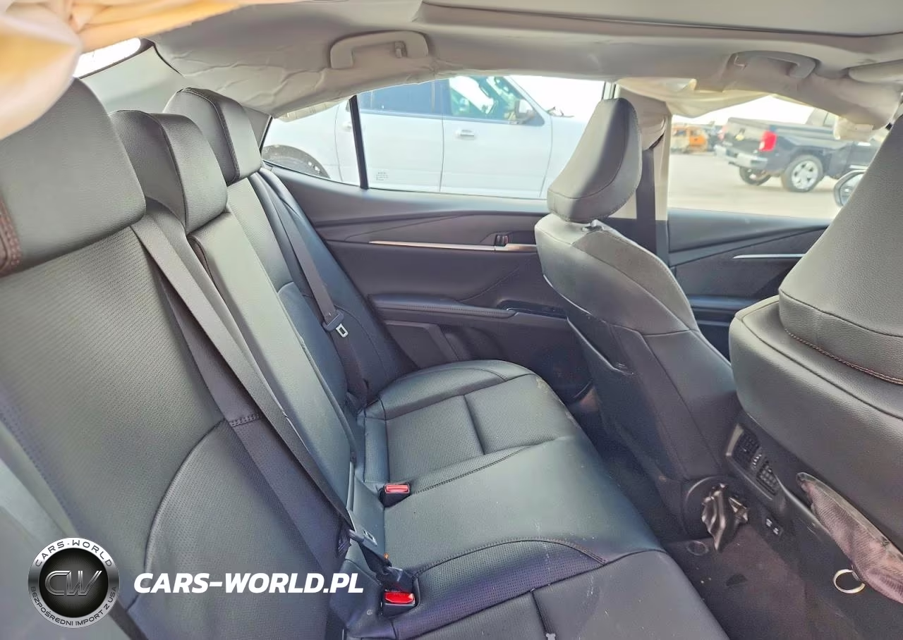 2026 Toyota Camry Xle VIN:4T1DBADK9TU057593 - 10