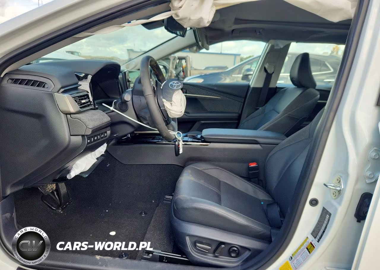 2026 Toyota Camry Xle VIN:4T1DBADK9TU057593 - 7