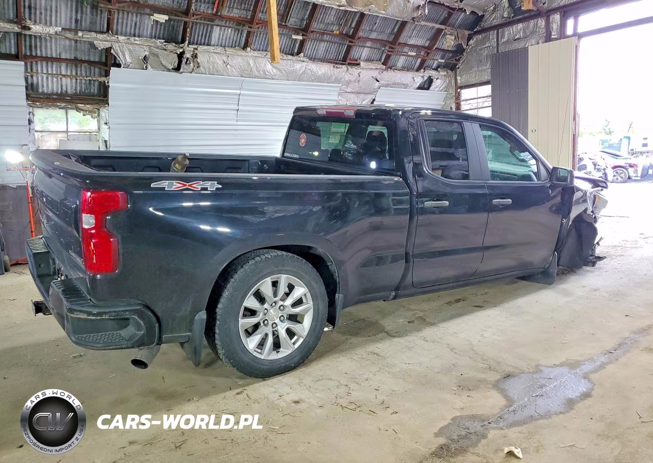 2020 Chevrolet Silverado K1500 Custom VIN:1GCRYBEH4LZ117414 - 3
