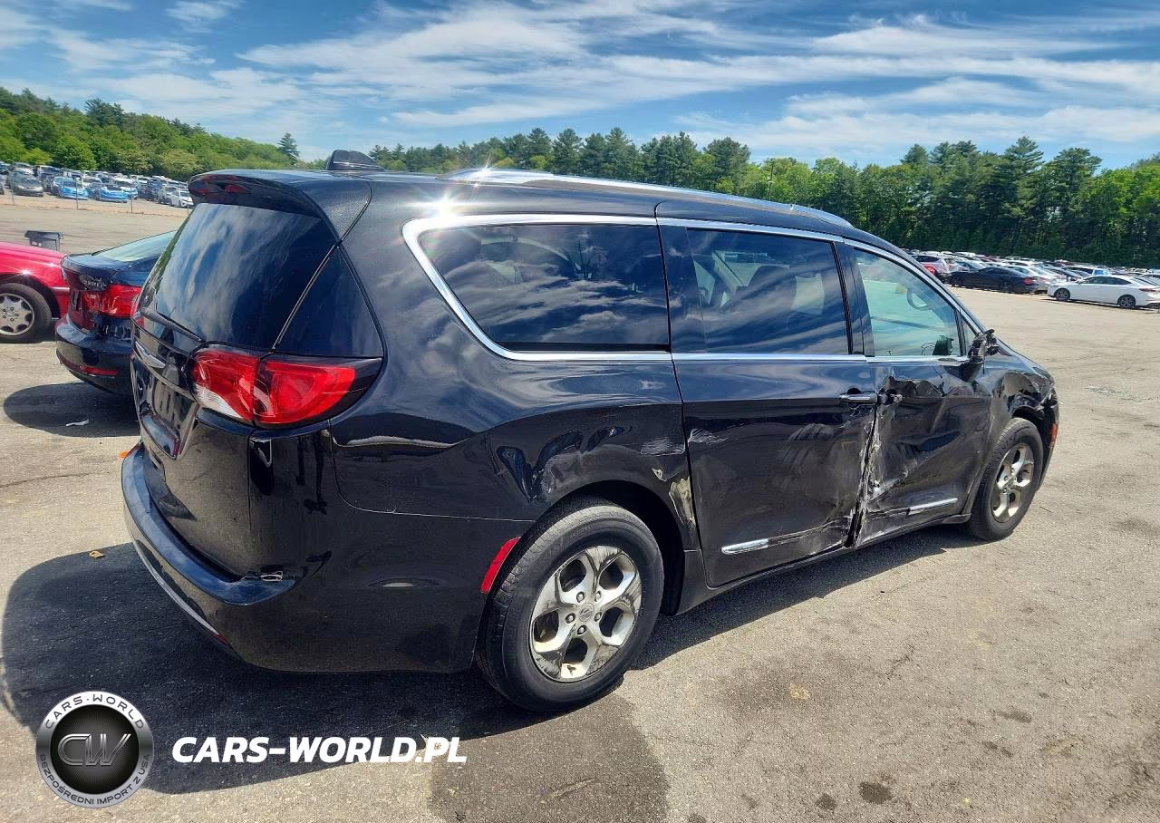 2017 Chrysler Pacifica Touring L Plus VIN:2C4RC1EG4HR577125 - 3