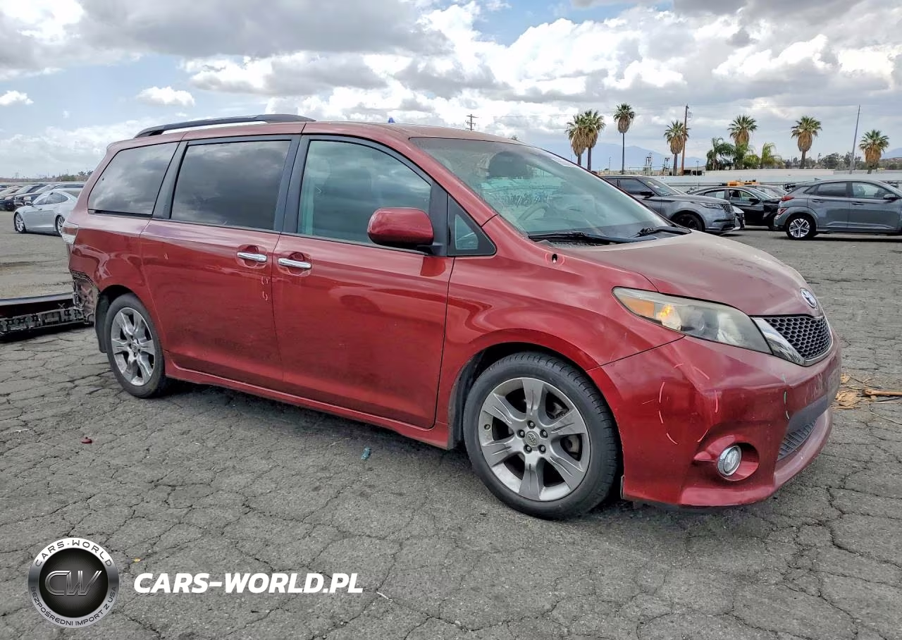 2013 Toyota Sienna Sport VIN:5TDXK3DCXDS289681 - 4