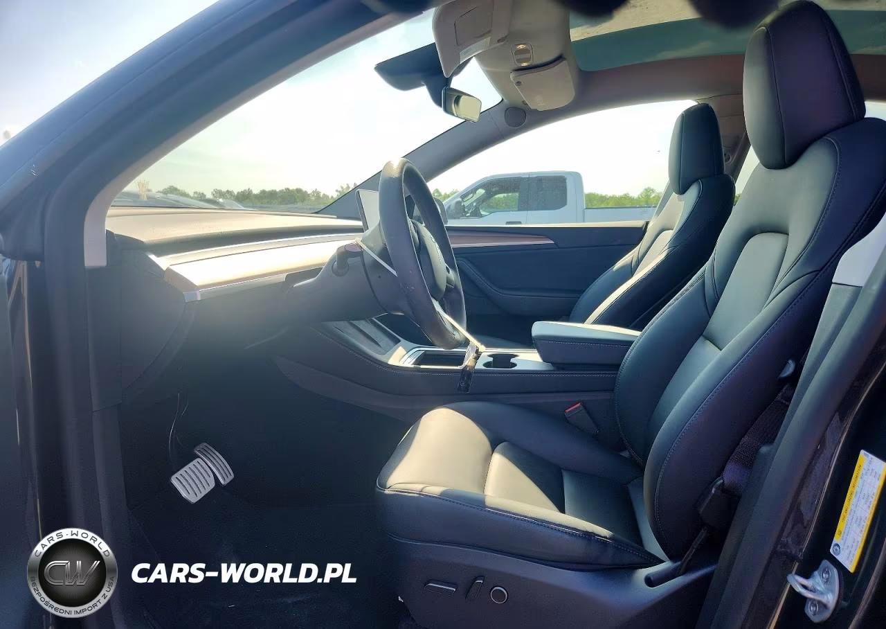 2025 Tesla Model Y VIN:7SAYGDEF7SA350930 - 7