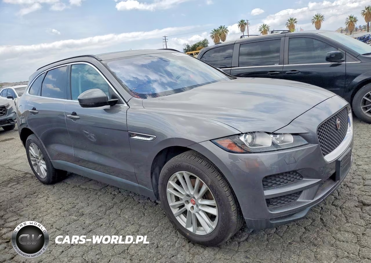2019 Jaguar F-Pace Prestige VIN:SADCK2FN7KA394832 - 4