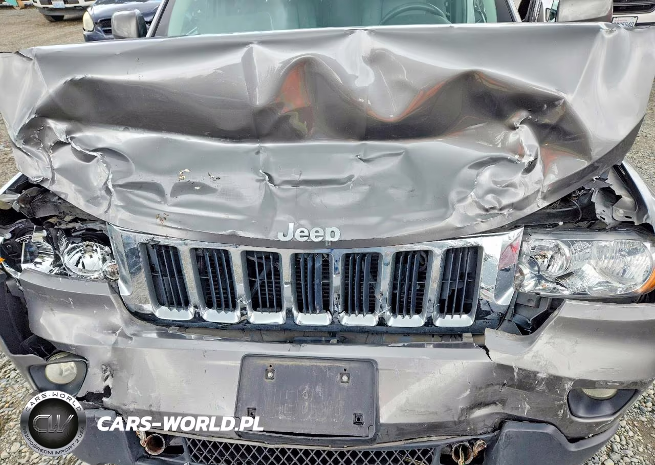 2012 Jeep Grand Cherokee Laredo VIN:1C4RJFAG9CC268132 - 12