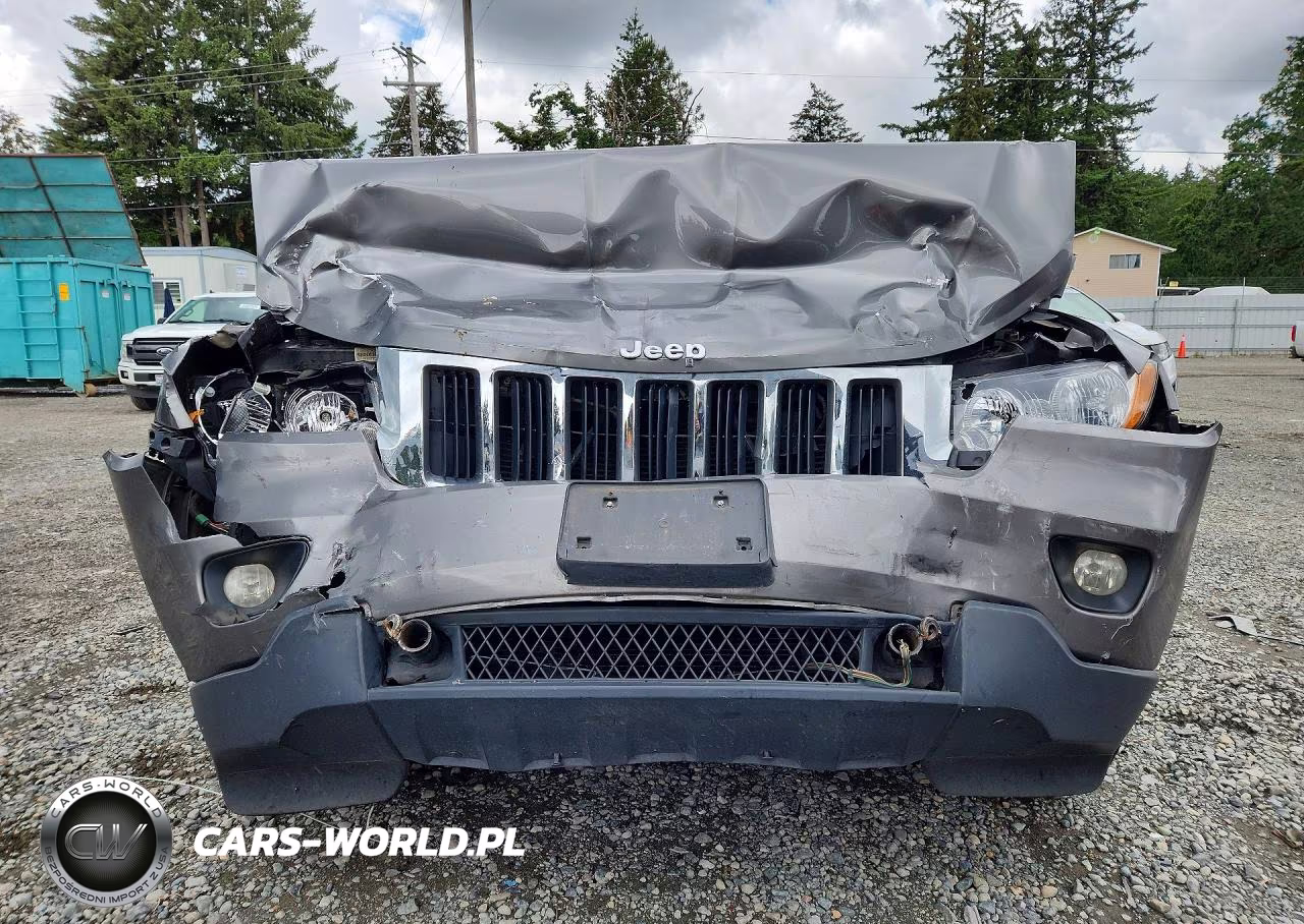 2012 Jeep Grand Cherokee Laredo VIN:1C4RJFAG9CC268132 - 5