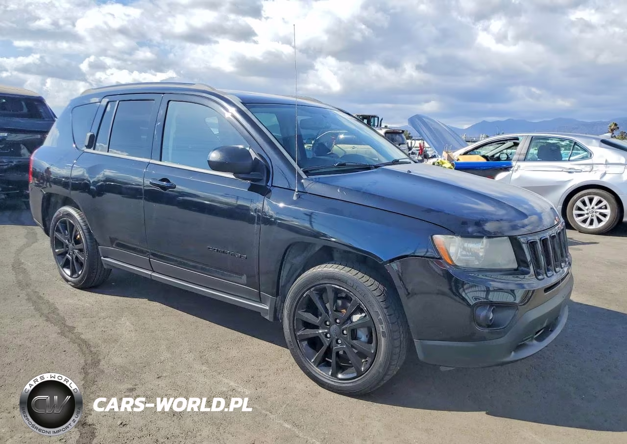 2015 Jeep Compass Sport VIN:1C4NJCBA9FD297801 - 4