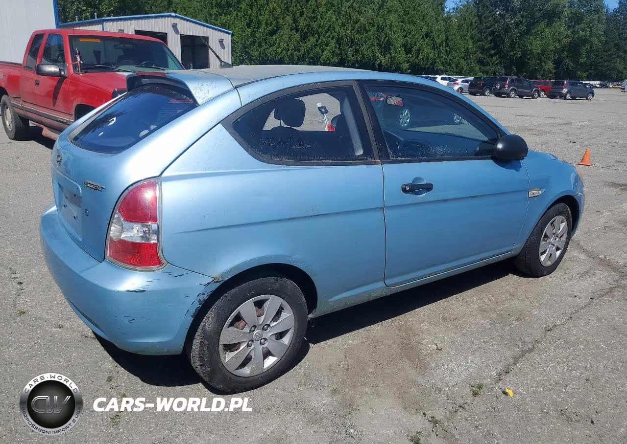 2008 Hyundai Accent Gs VIN:KMHCM36C88U064601 - 3
