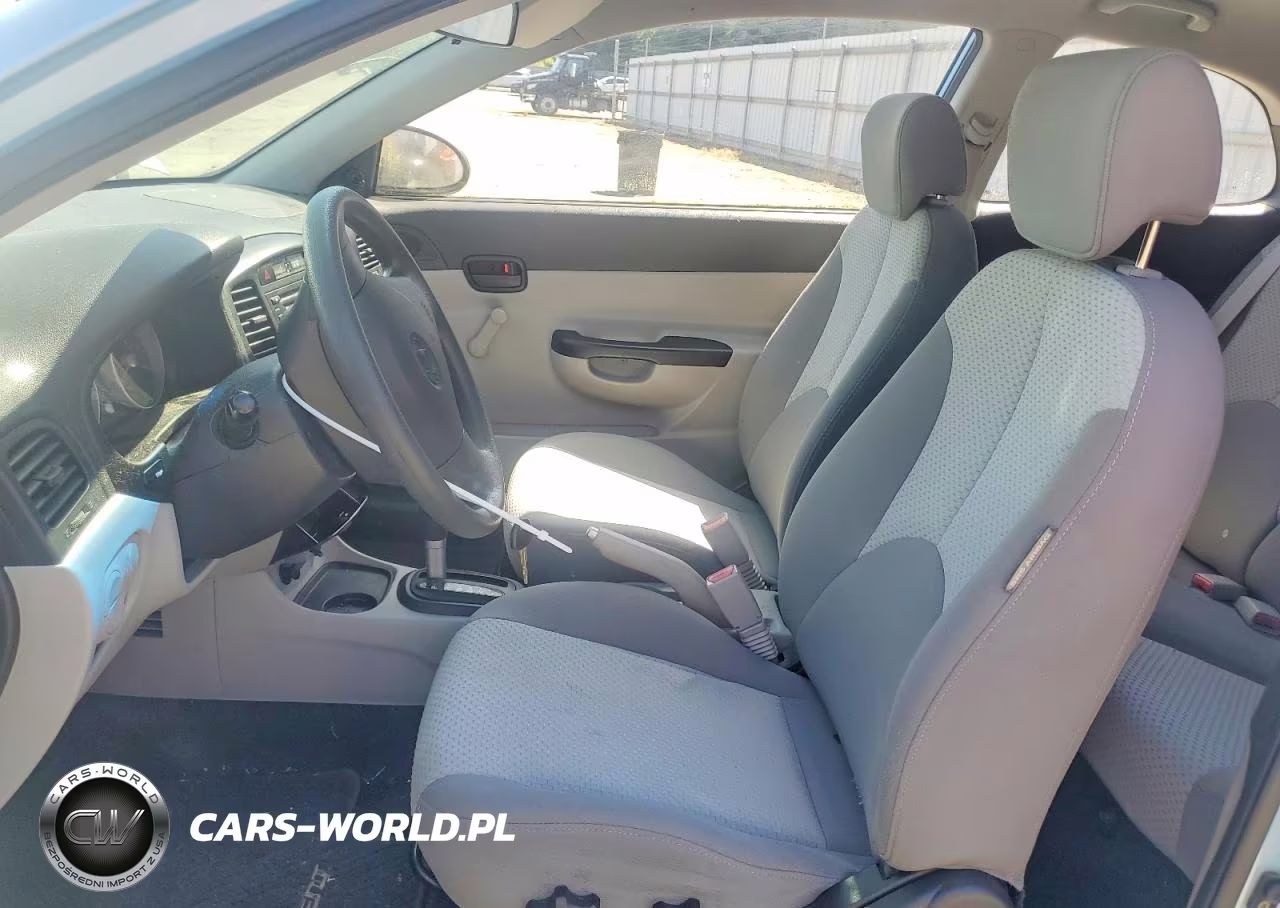 2008 Hyundai Accent Gs VIN:KMHCM36C88U064601 - 7