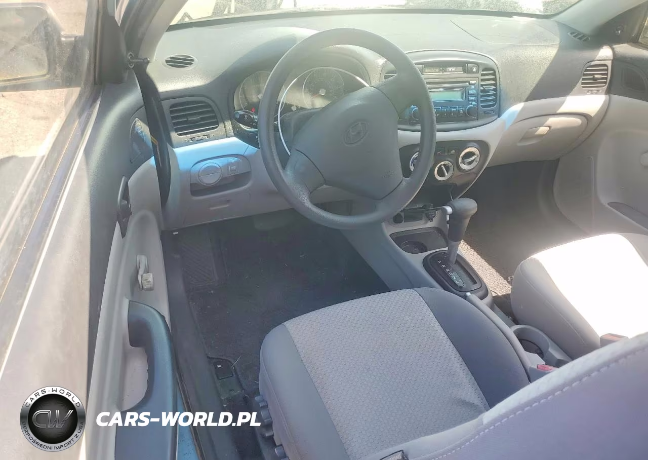 2008 Hyundai Accent Gs VIN:KMHCM36C88U064601 - 8
