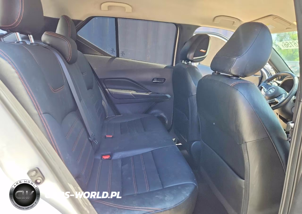 2019 Nissan Kicks S VIN:3N1CP5CU3KL483660 - 10