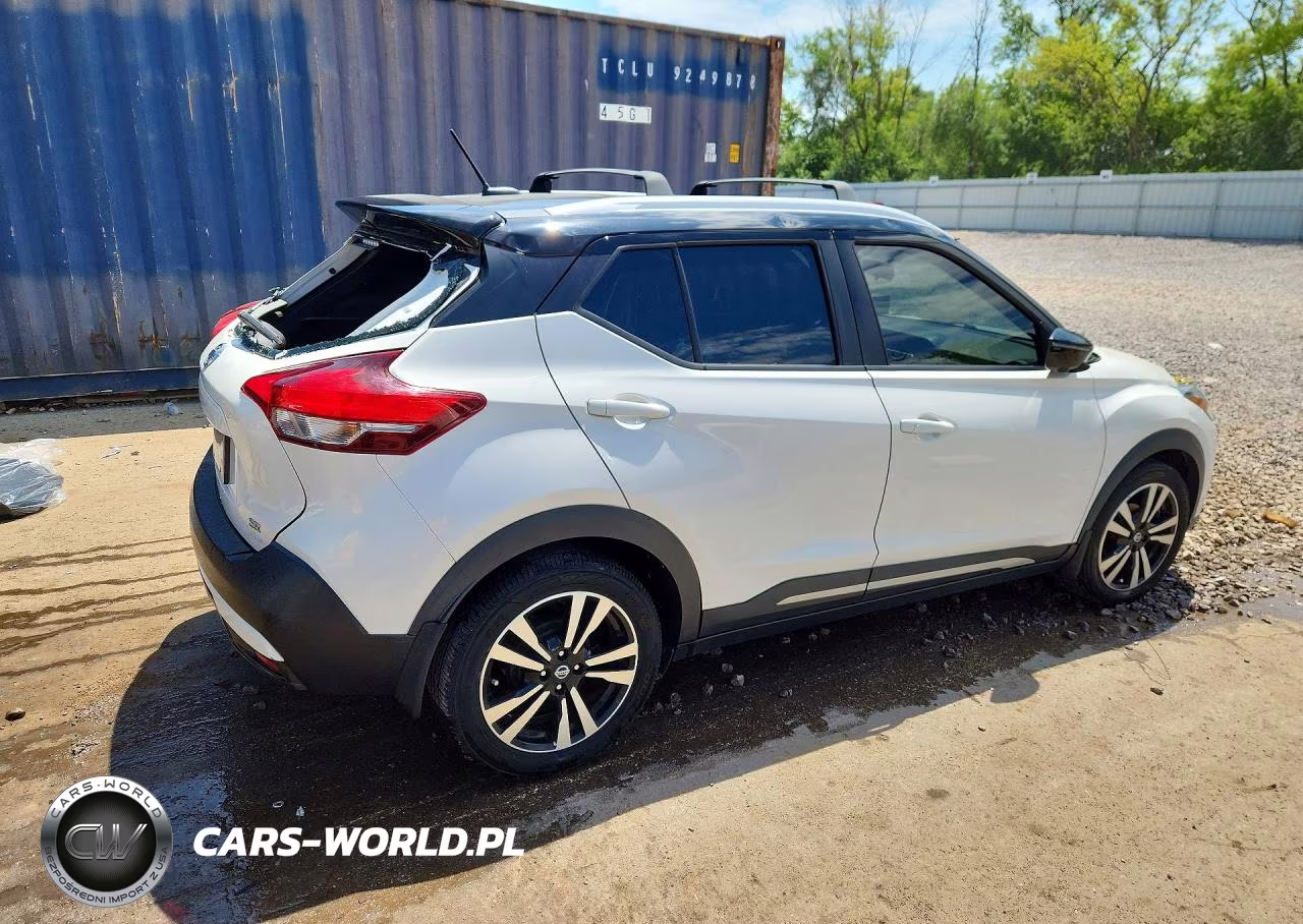 2019 Nissan Kicks S VIN:3N1CP5CU3KL483660 - 3