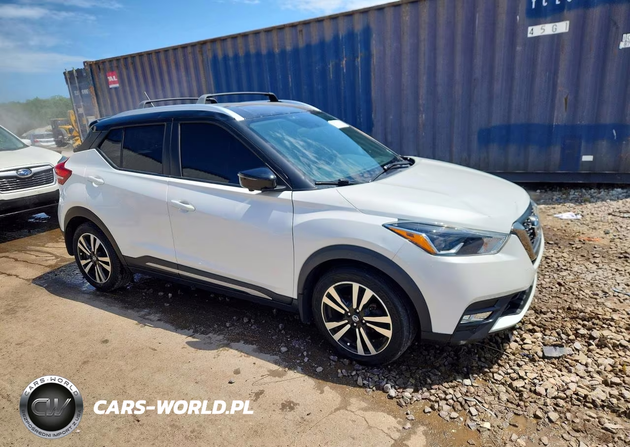 2019 Nissan Kicks S VIN:3N1CP5CU3KL483660 - 4