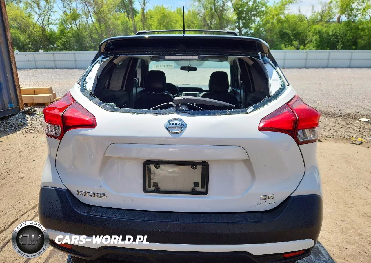 2019 Nissan Kicks S VIN:3N1CP5CU3KL483660 - 6