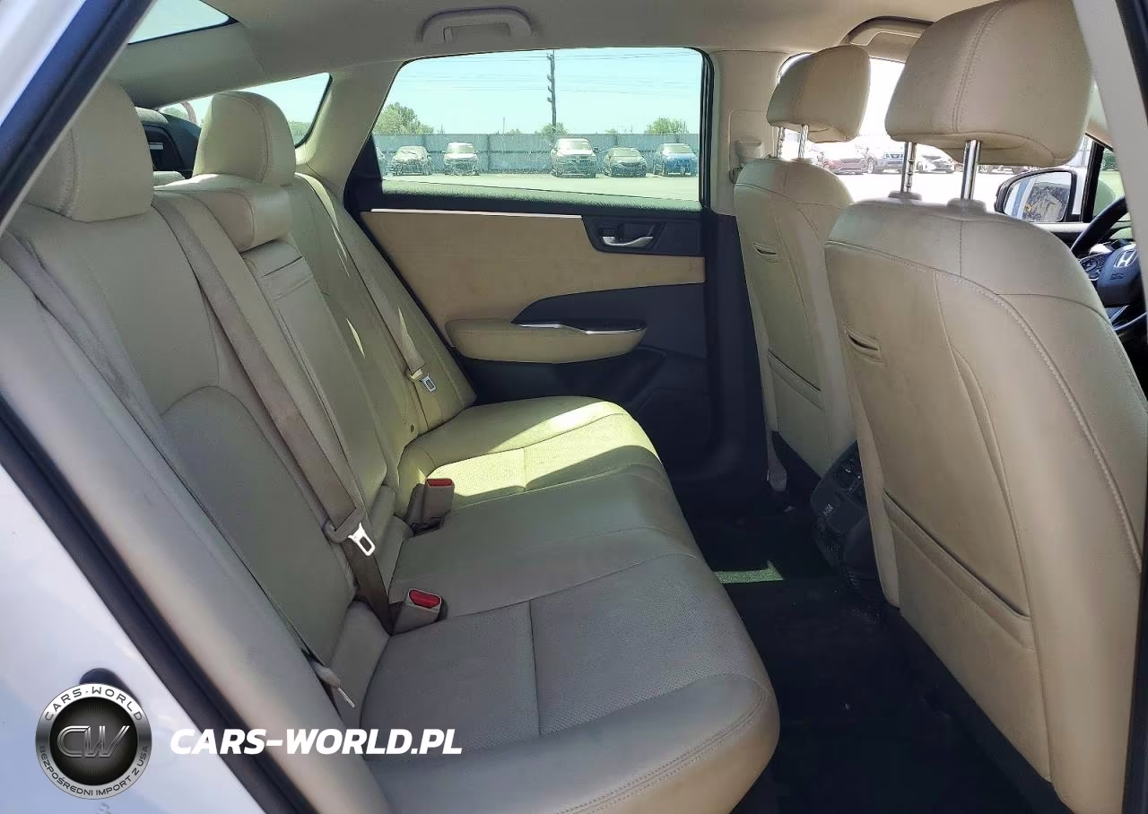 2018 Honda Clarity Touring VIN:JHMZC5F31JC001475 - 10