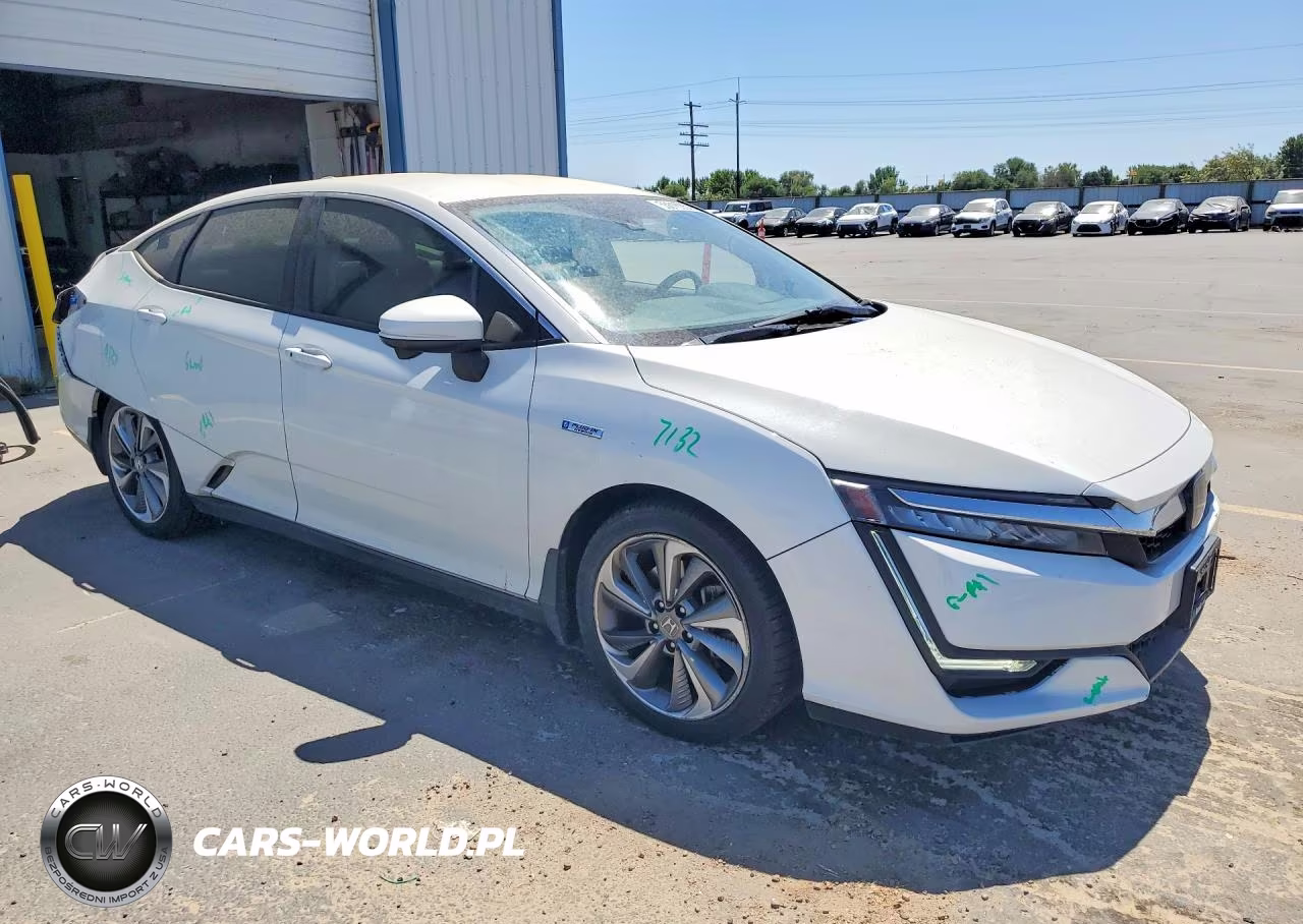 2018 Honda Clarity Touring VIN:JHMZC5F31JC001475 - 4