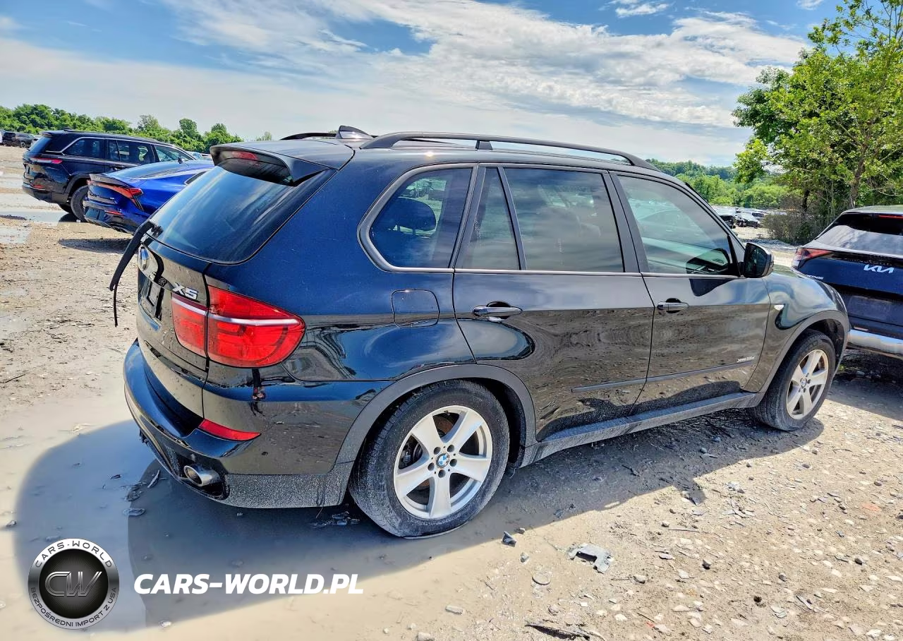 2012 BMW X5 xDrive35D VIN:5UXZW0C51C0B88143 - 3