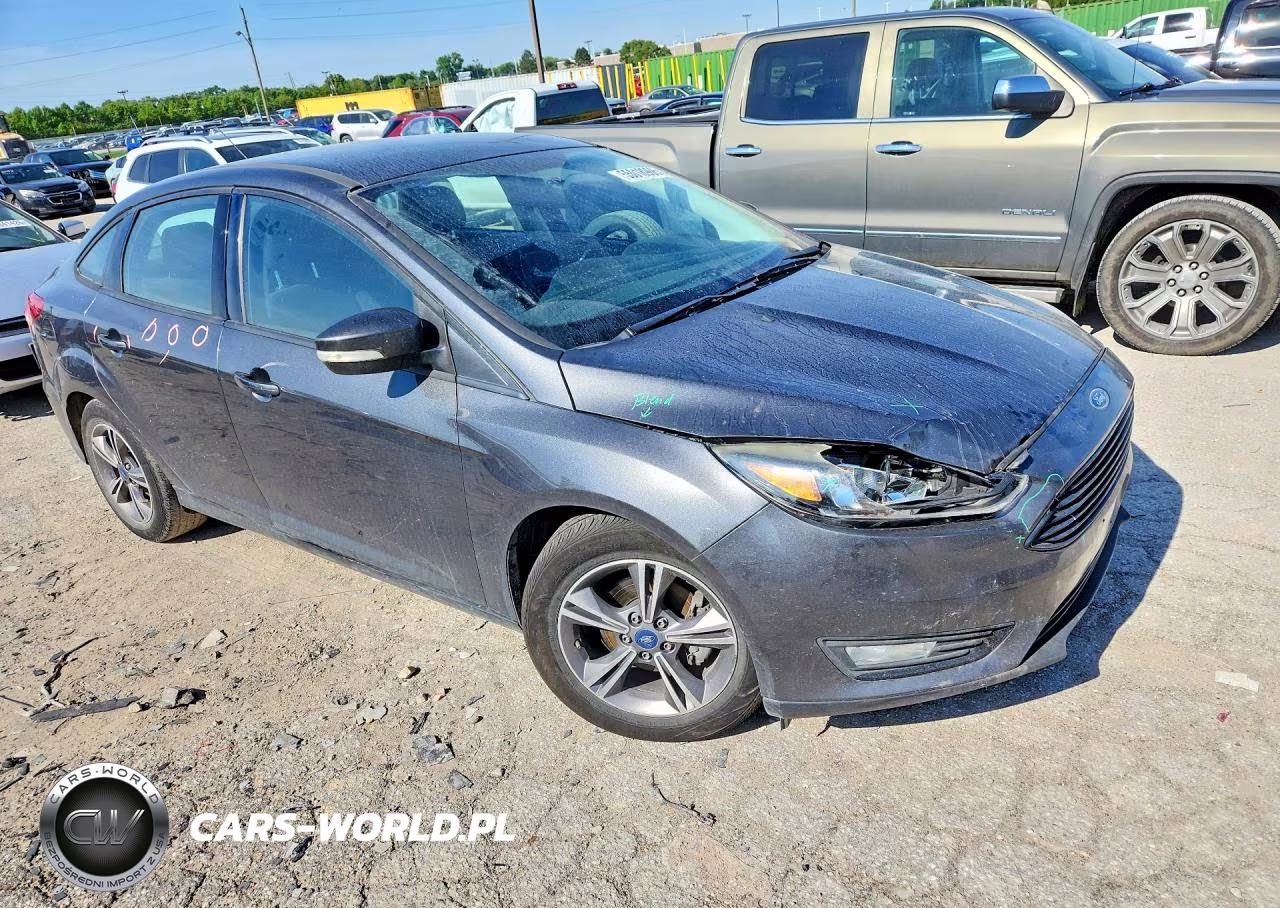 2017 Ford Focus Se VIN:1FADP3FE4HL282905 - 4