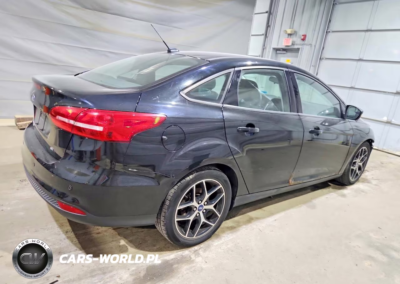 2018 Ford Focus Sel VIN:1FADP3H22JL326957 - 3