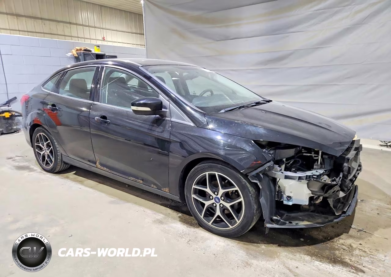 2018 Ford Focus Sel VIN:1FADP3H22JL326957 - 4